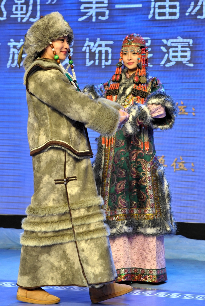 蒙古族服飾展演